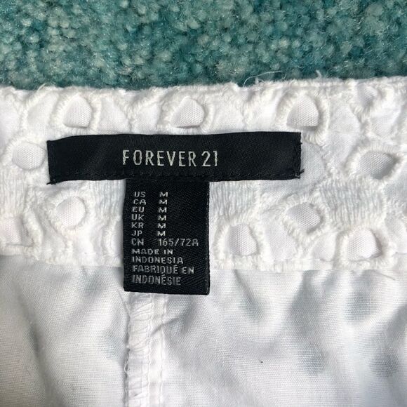 Forever 21  white shorts size medium - Picture 2 of 5